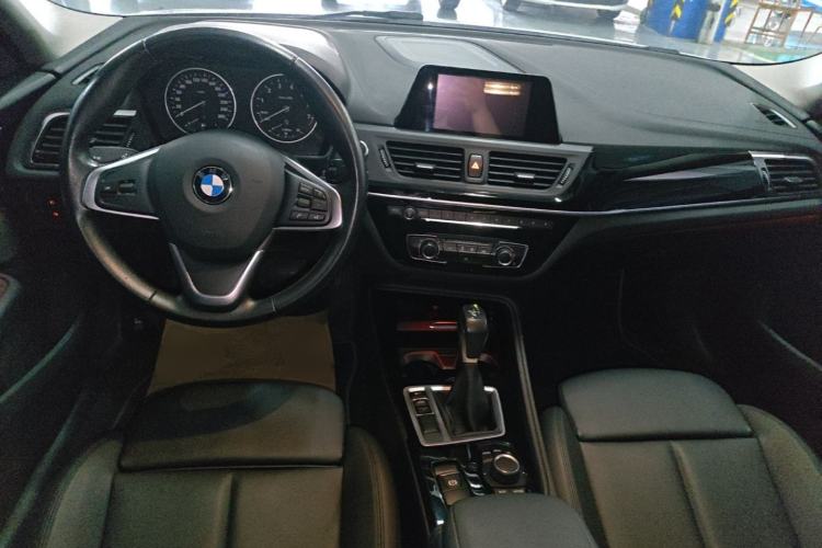 Used BMW 1 Series 2017 118i Sport Edition Center Console