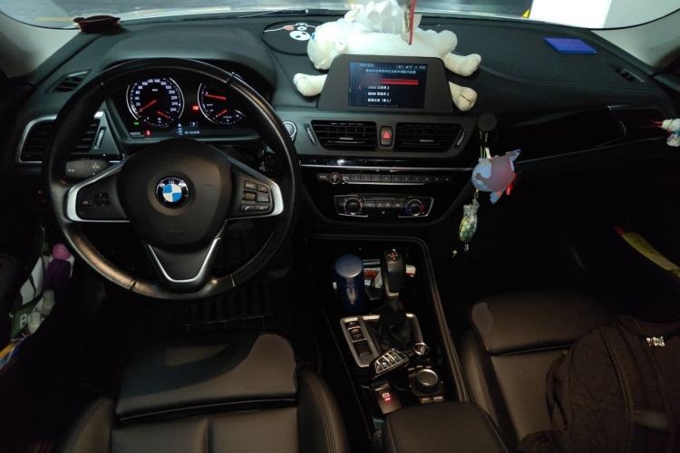 Used BMW 1 Series 2017 118i Sport Edition Center Console