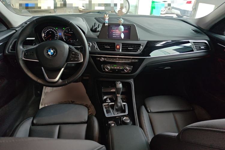 Used BMW 1 Series 2017 118i Sport Edition Center Console