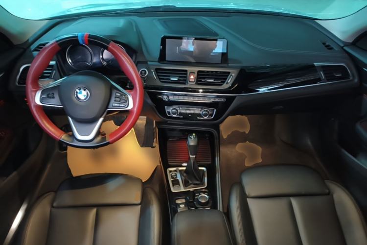 Used BMW 1 Series 2017 118i Sport Edition Center Console