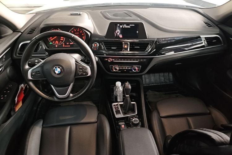 Used BMW 1 Series 2017 118i Sport Edition Center Console