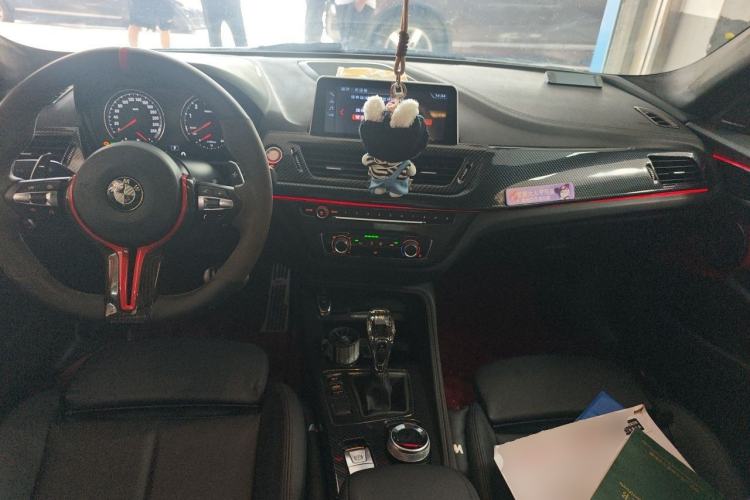 Used BMW 1 Series 2017 118i Sport Edition Center Console