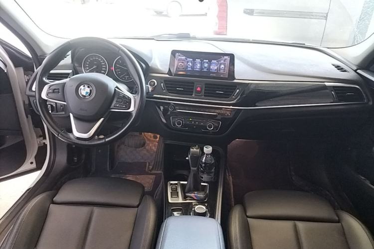 Used BMW 1 Series 2017 118i Sport Edition Center Console