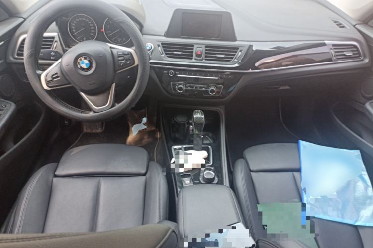 Used BMW 1 Series 2017 118i Sport Edition Center Console