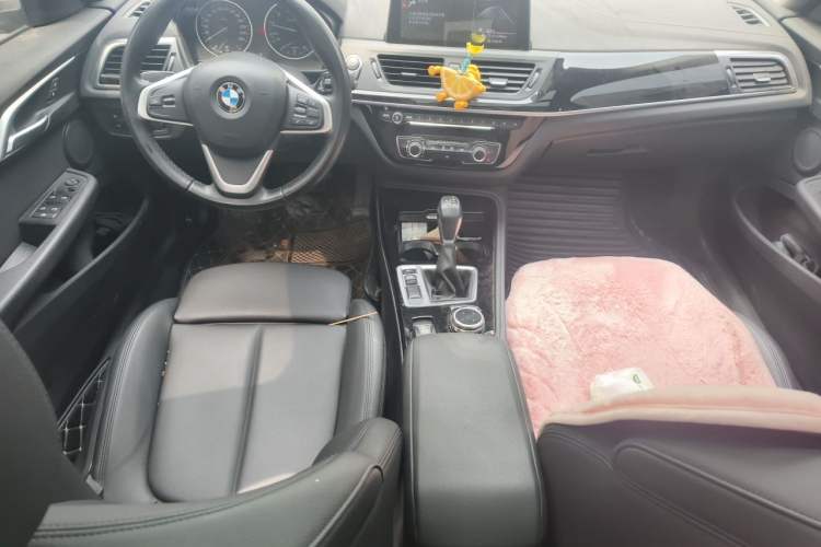Used BMW 1 Series 2017 118i Sport Edition Center Console