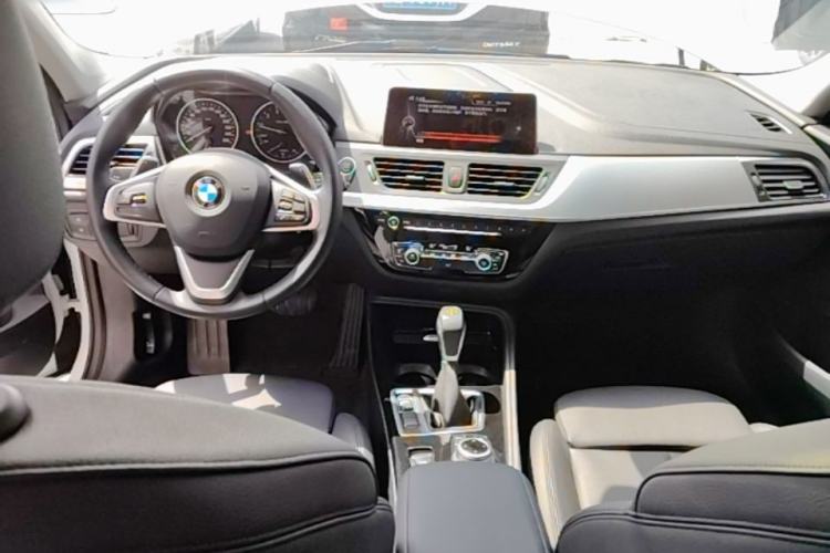 Used BMW 1 Series 2017 120i Design Package Model Center Console