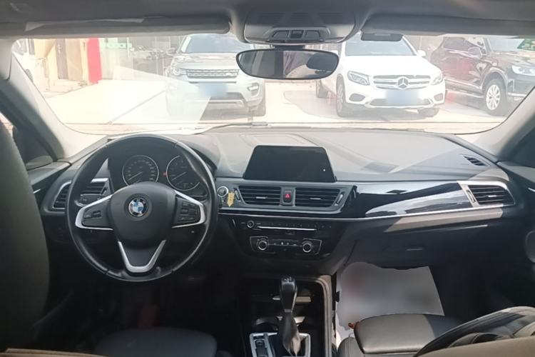 Used BMW 1 Series 2017 118i Sport Edition Center Console
