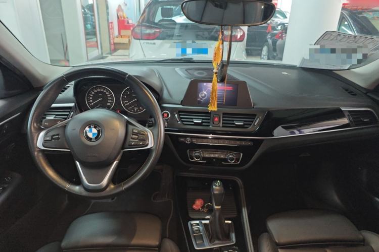 Used BMW 1 Series 2017 118i Sport Edition Center Console