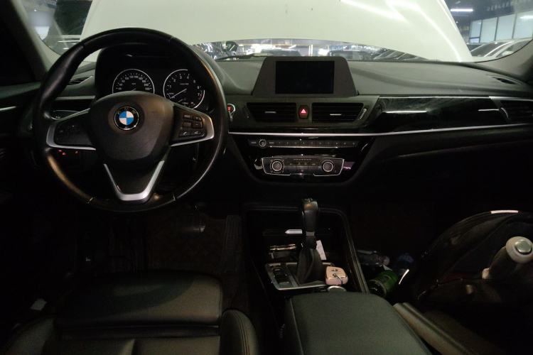 Used BMW 1 Series 2017 118i Sport Edition Center Console