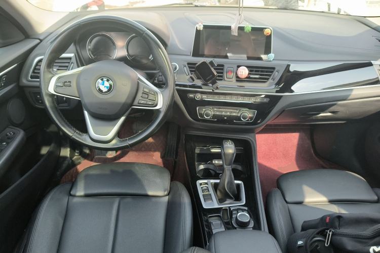 Used BMW 1 Series 2017 118i Sport Edition Center Console