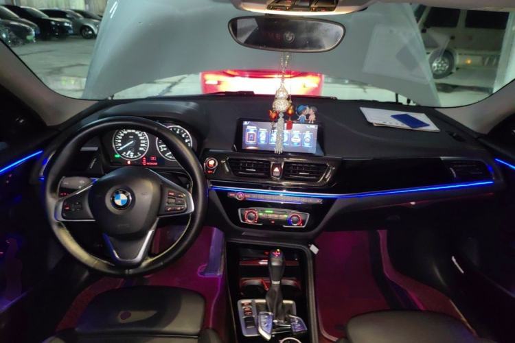 Used BMW 1 Series 2017 118i Sport Edition Center Console