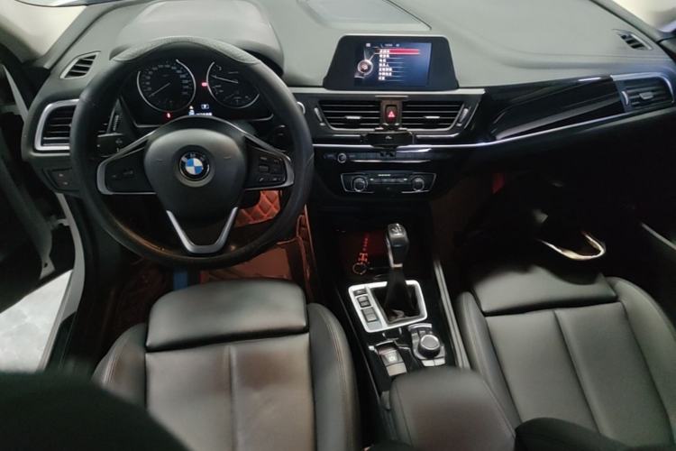Used BMW 1 Series 2017 118i Sport Edition Center Console