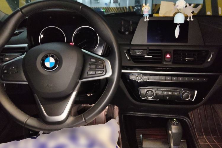 Used BMW 1 Series 2017 118i Sport Edition Center Console