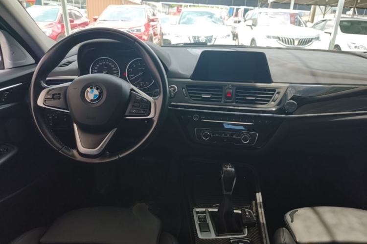 Used BMW 1 Series 2017 118i Sport Edition Center Console