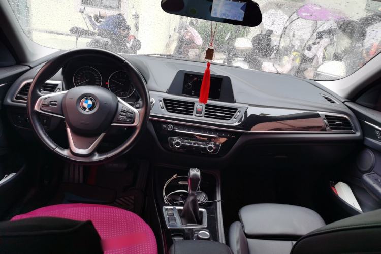Used BMW 1 Series 2017 118i Sport Edition Center Console