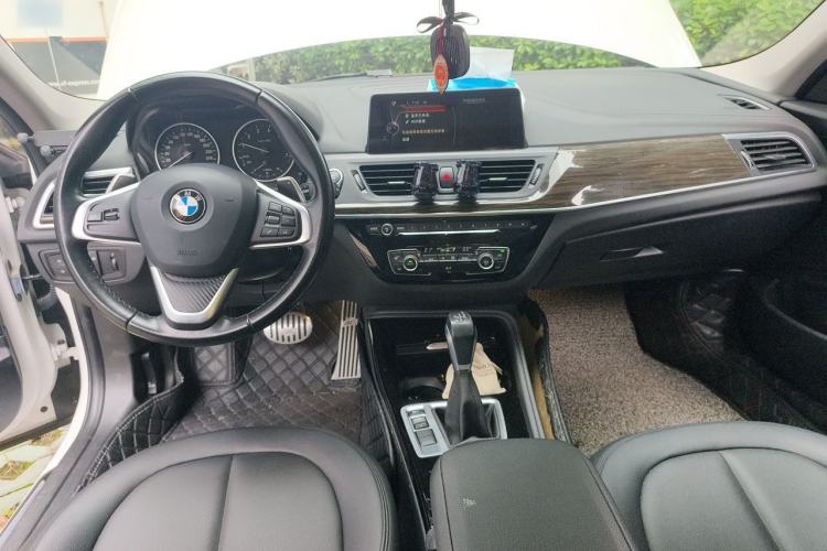 Used BMW 1 Series 2017 120i Design Package Model Center Console