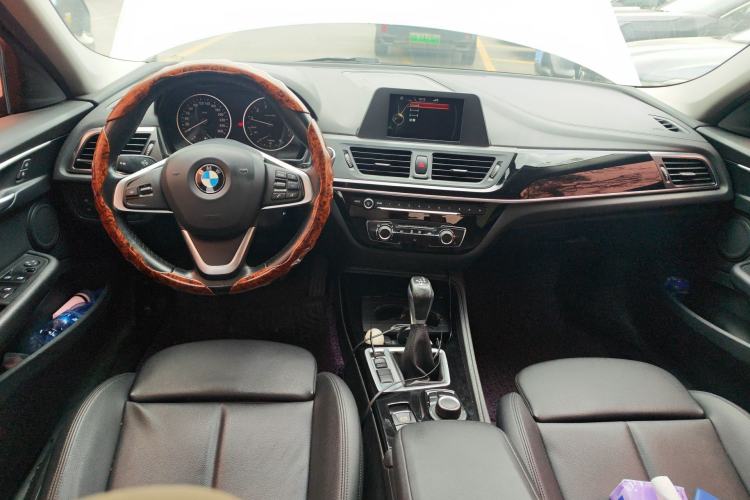 Used BMW 1 Series 2017 118i Sport Edition Center Console
