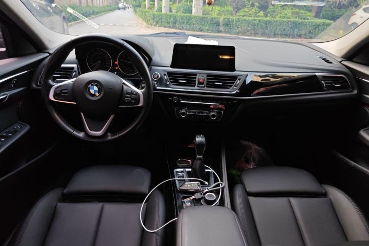 Used BMW 1 Series 2017 118i Sport Edition Center Console