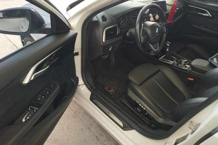 Used BMW 1 Series 2017 118i Sport Edition Driver Seat