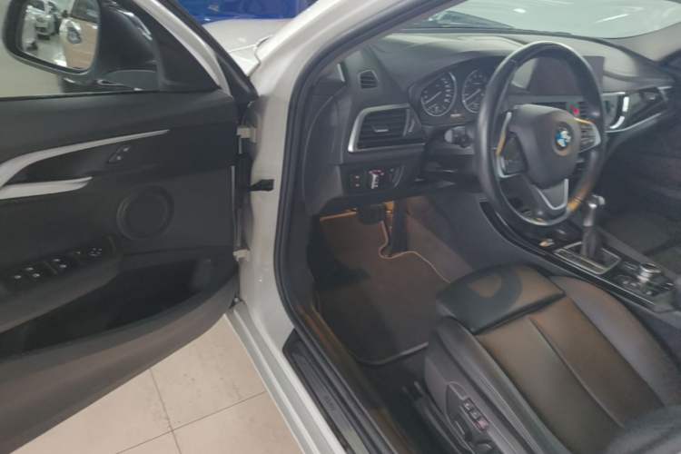 Used BMW 1 Series 2017 118i Design Package Model Driver Seat