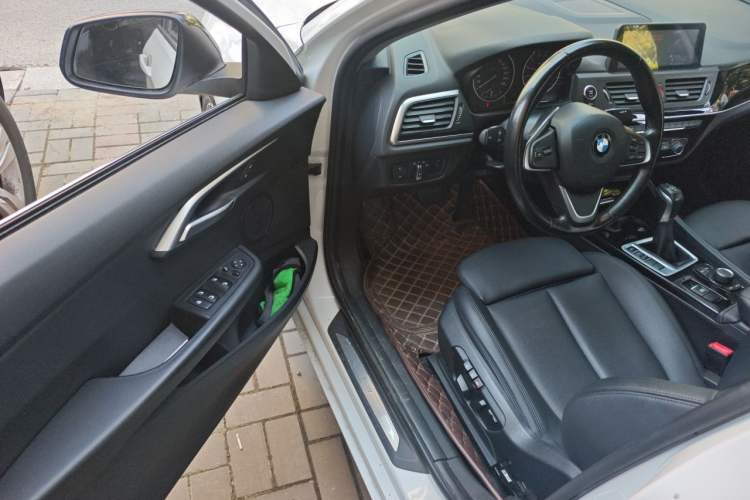 Used BMW 1 Series 2017 118i Sport Edition Driver Seat