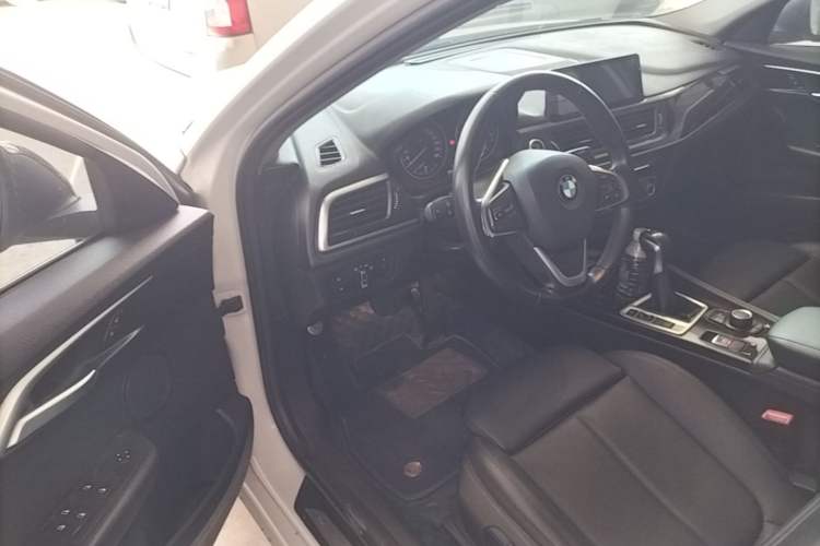 Used BMW 1 Series 2017 118i Sport Edition Driver Seat