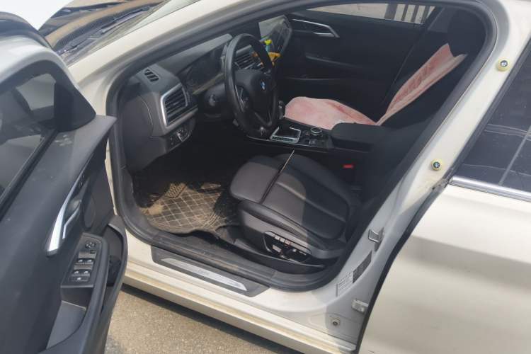 Used BMW 1 Series 2017 118i Sport Edition Driver Seat
