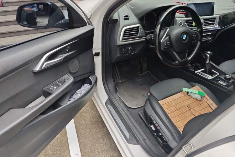 Used BMW 1 Series 2017 118i Sport Edition Driver Seat