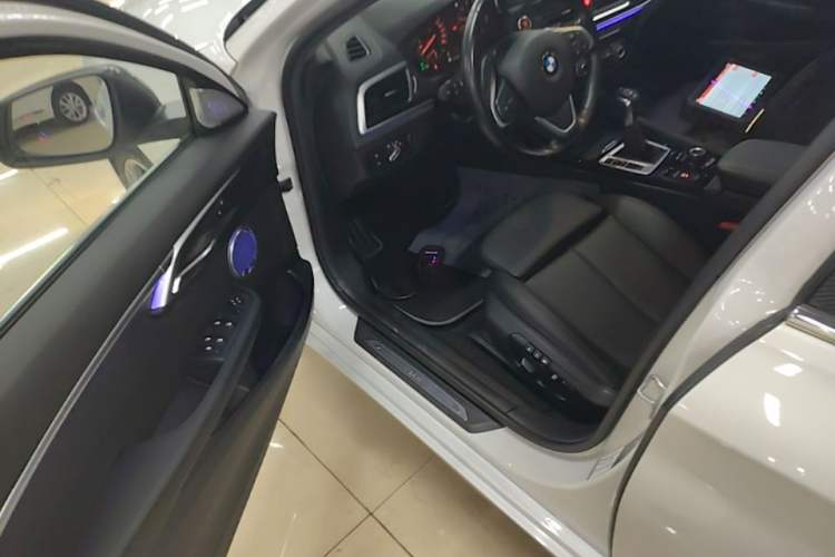Used BMW 1 Series 2017 118i Sport Edition Driver Seat