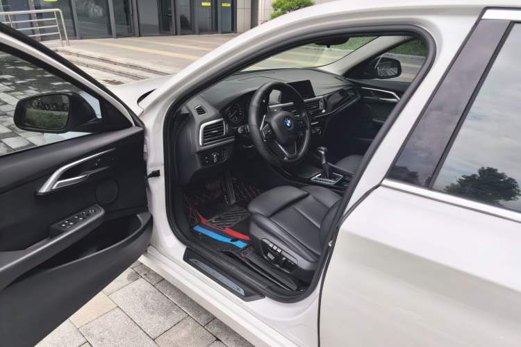 Used BMW 1 Series 2017 118i Sport Edition Driver Seat