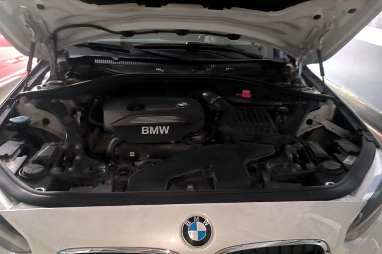 Used BMW 1 Series 2017 118i Fashion Model Engine Bay
