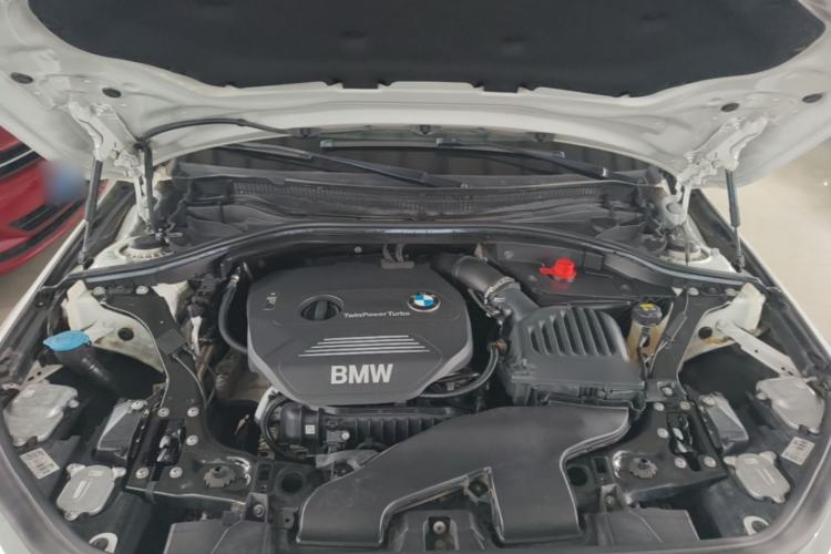 Used BMW 1 Series 2017 118i Design Package Model Engine Bay