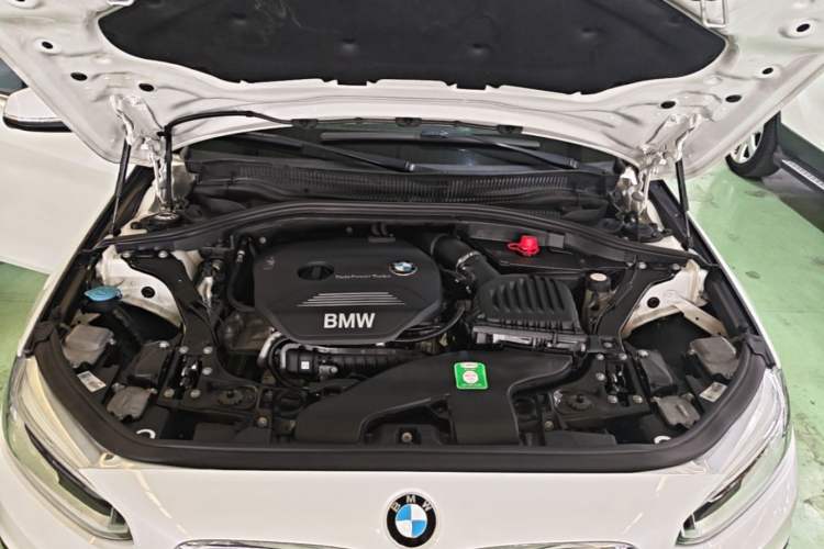 Used BMW 1 Series 2017 118i Fashion Model Engine Bay