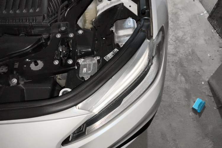 Used BMW 1 Series 2017 118i Sport Edition Engine Bay Left