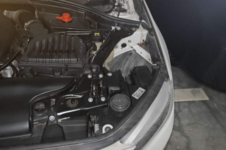 Used BMW 1 Series 2017 118i Fashion Model Engine Bay Left