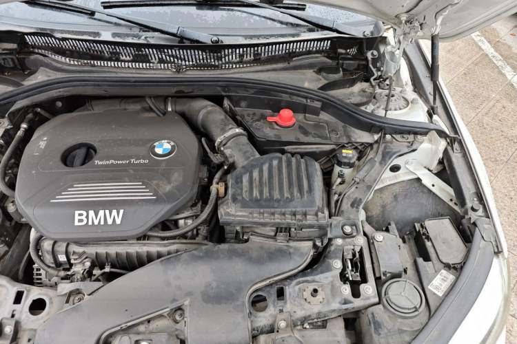 Used BMW 1 Series 2017 118i Fashion Model Engine Bay Left