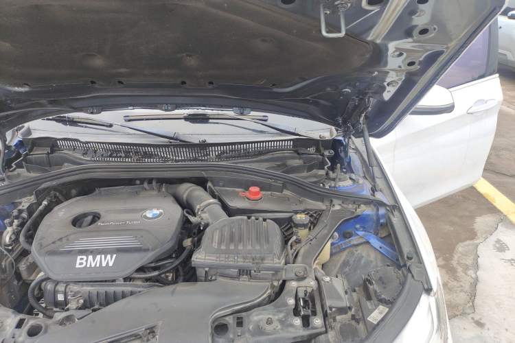 Used BMW 1 Series 2017 118i Fashion Model Engine Bay Left