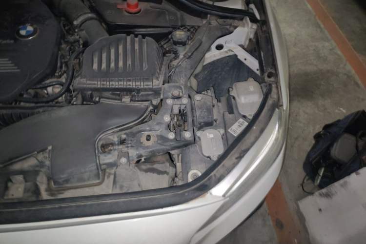Used BMW 1 Series 2017 118i Design Package Model Engine Bay Left
