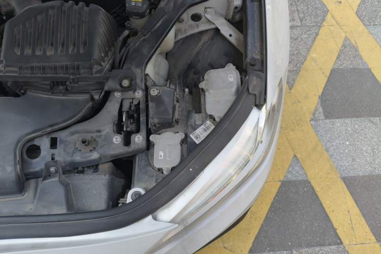 Used BMW 1 Series 2017 118i Sport Edition Engine Bay Left