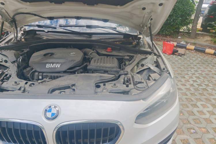 Used BMW 1 Series 2017 118i Fashion Model Engine Bay Left
