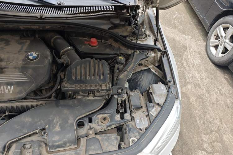 Used BMW 1 Series 2017 118i Sport Edition Engine Bay Left