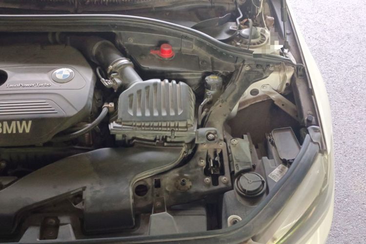 Used BMW 1 Series 2017 118i Fashion Model Engine Bay Left