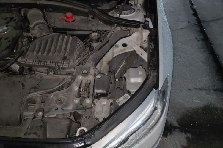 Used BMW 1 Series 2017 118i Sport Edition Engine Bay Left