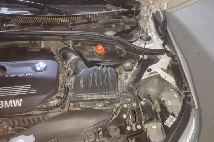 Used BMW 1 Series 2017 118i Sport Edition Engine Bay Left