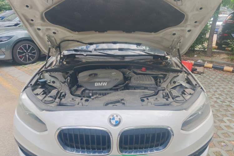Used BMW 1 Series 2017 118i Fashion Model Engine Bay
