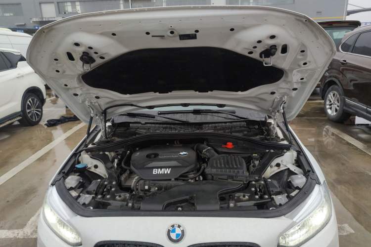 Used BMW 1 Series 2017 118i Design Package Model Engine Bay