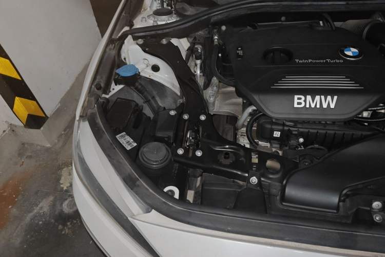 Used BMW 1 Series 2017 118i Fashion Model Engine Bay Right