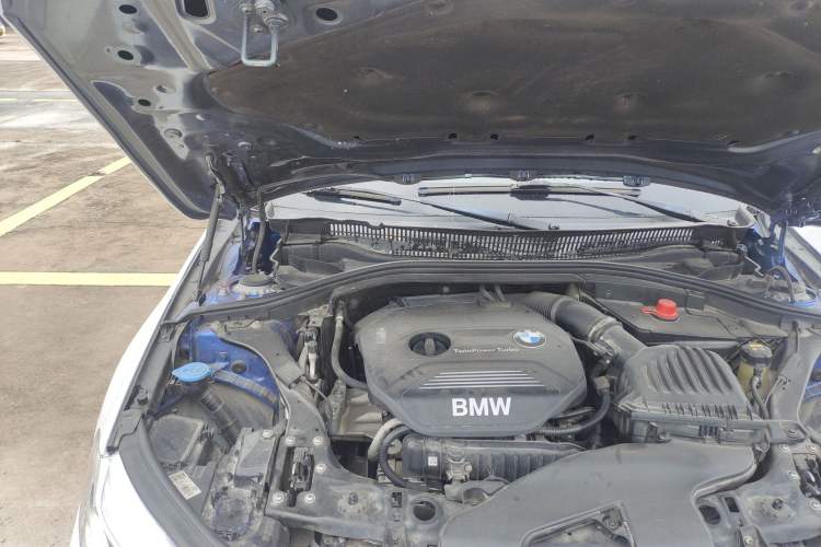 Used BMW 1 Series 2017 118i Fashion Model Engine Bay Right