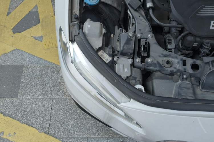 Used BMW 1 Series 2017 118i Sport Edition Engine Bay Right