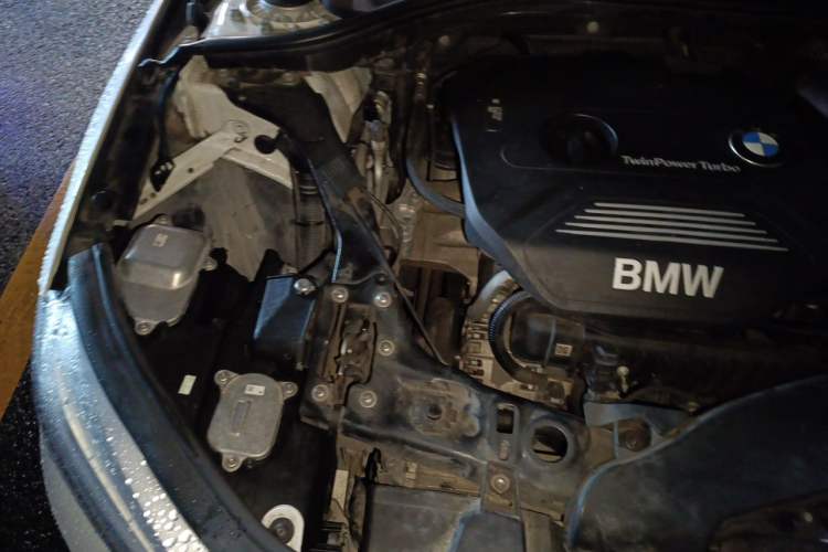 Used BMW 1 Series 2017 118i Sport Edition Engine Bay Right